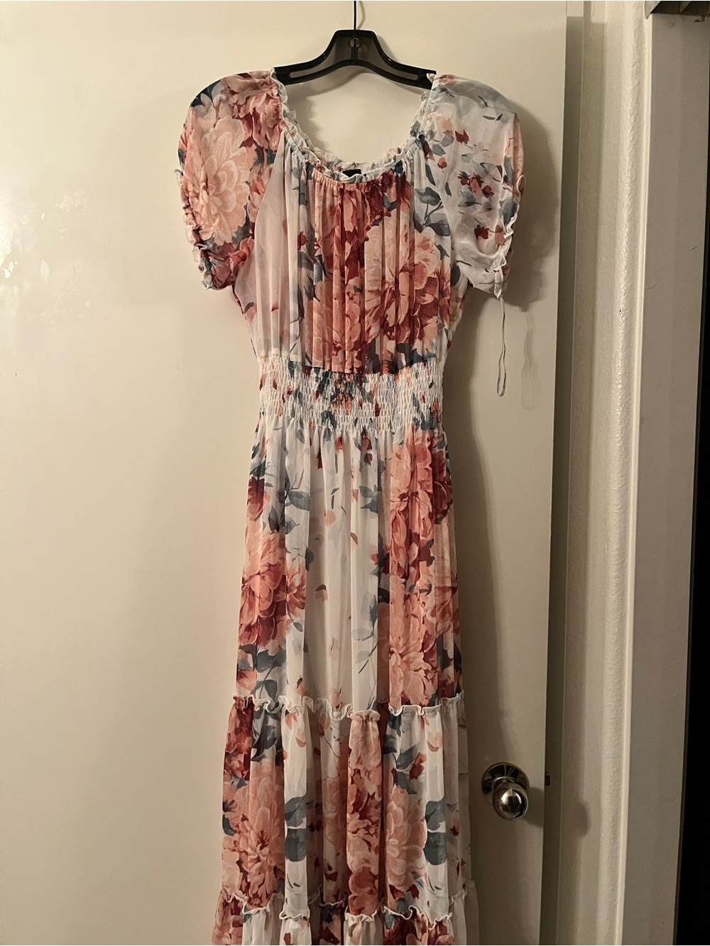 Floral Puff-Sleeve Maxi Dress in Rose and Cream